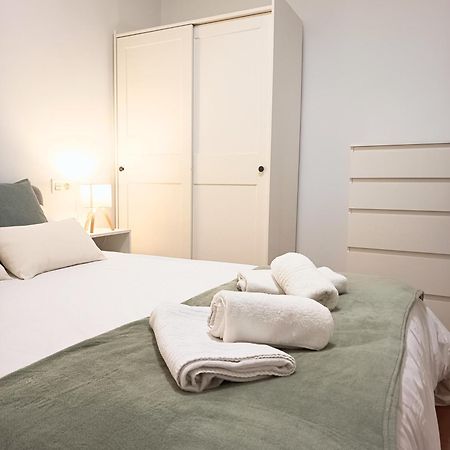 Modern Plaza De Toros Apartment With Free Parking Granada Buitenkant foto