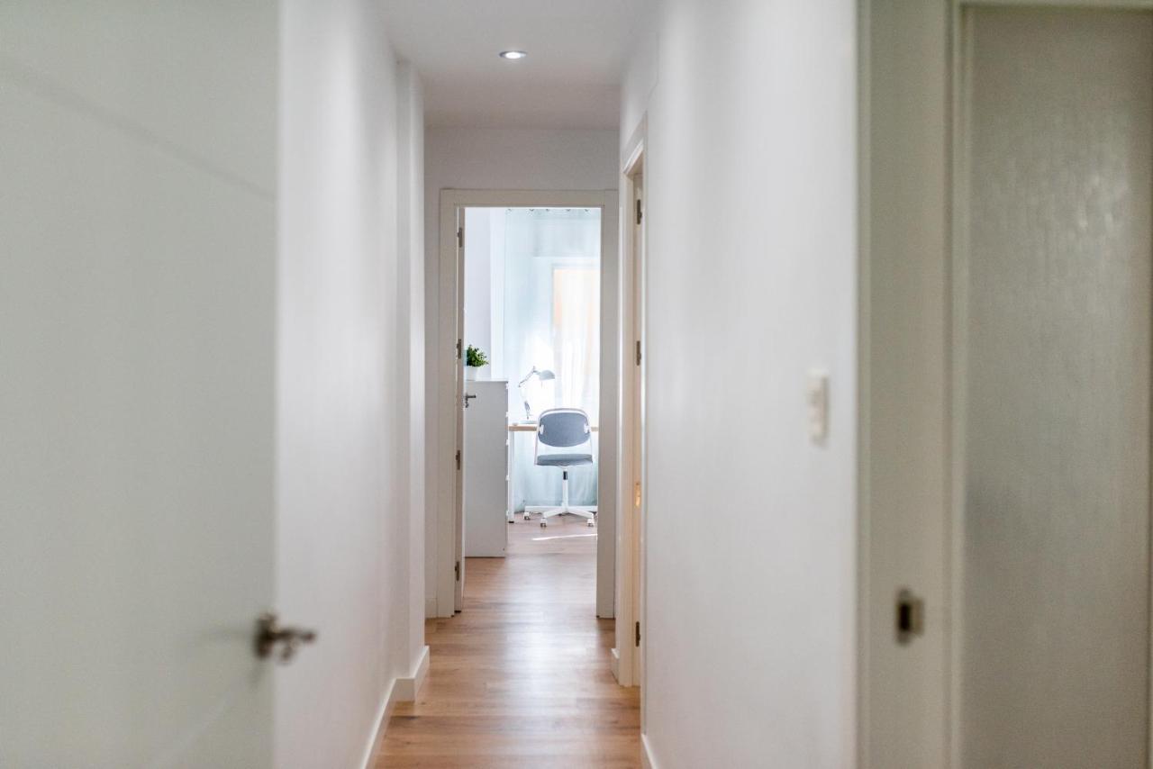 Modern Plaza De Toros Apartment With Free Parking Granada Buitenkant foto