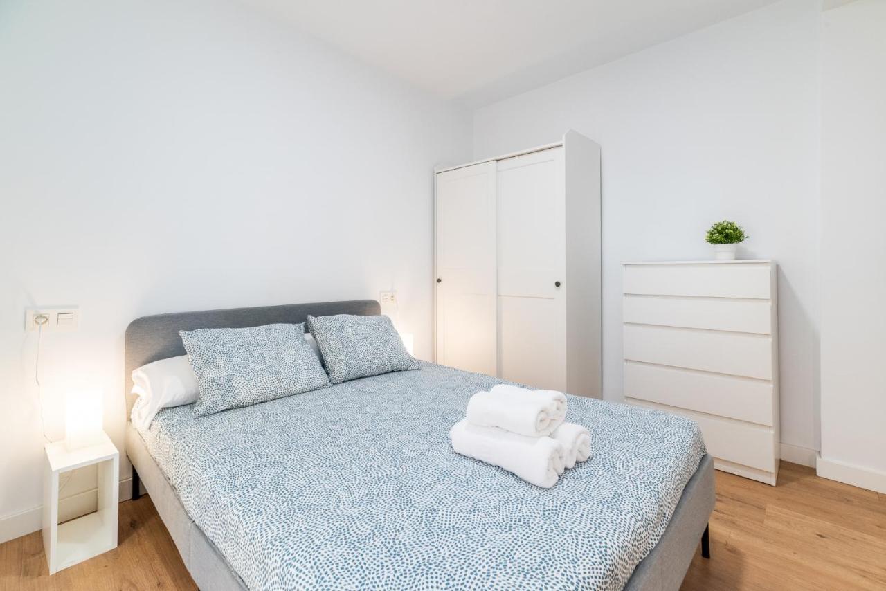 Modern Plaza De Toros Apartment With Free Parking Granada Buitenkant foto