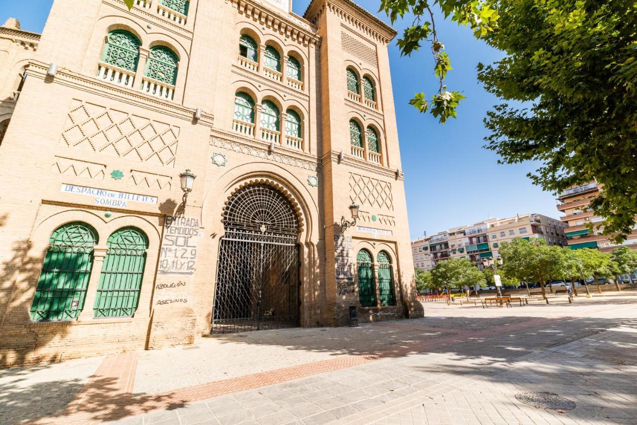 Modern Plaza De Toros Apartment With Free Parking Granada Buitenkant foto