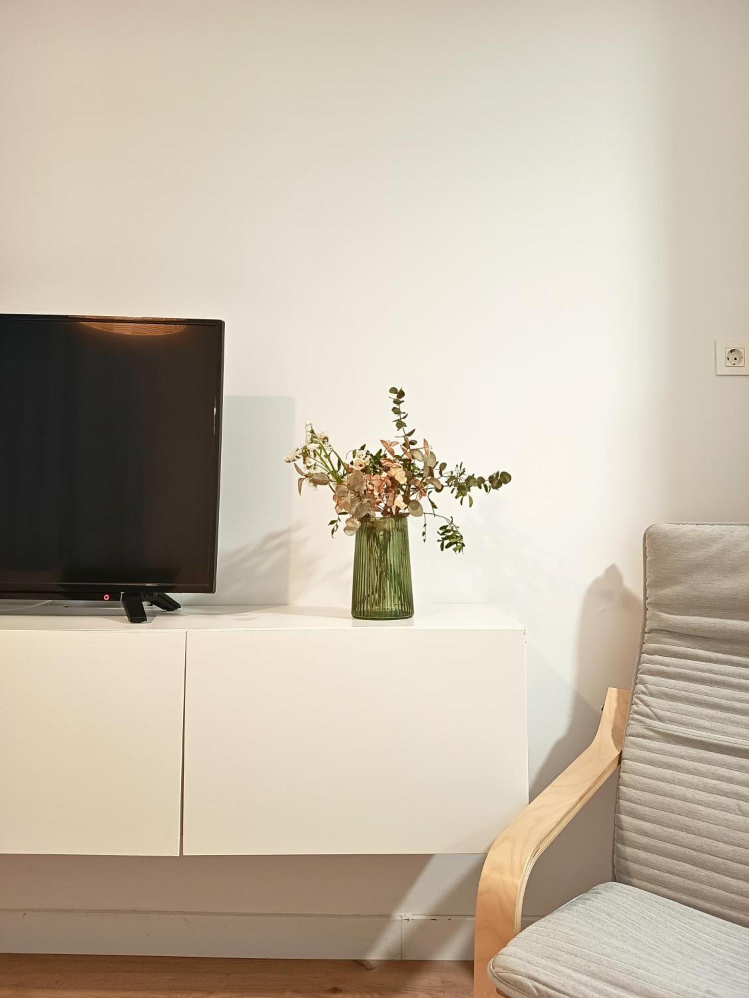Modern Plaza De Toros Apartment With Free Parking Granada Buitenkant foto