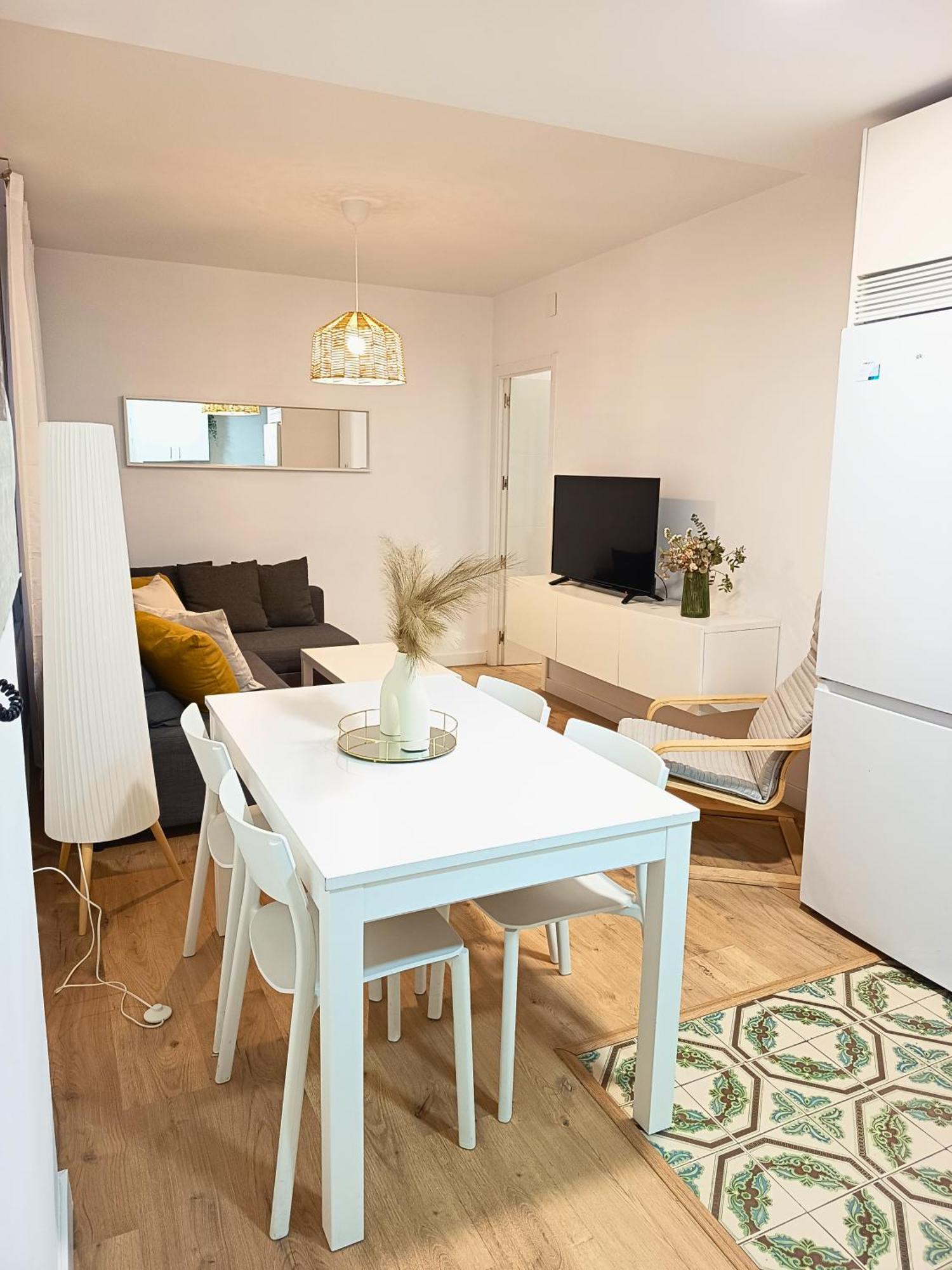 Modern Plaza De Toros Apartment With Free Parking Granada Buitenkant foto